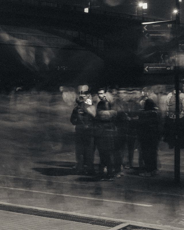 Inside the crowd photo preview