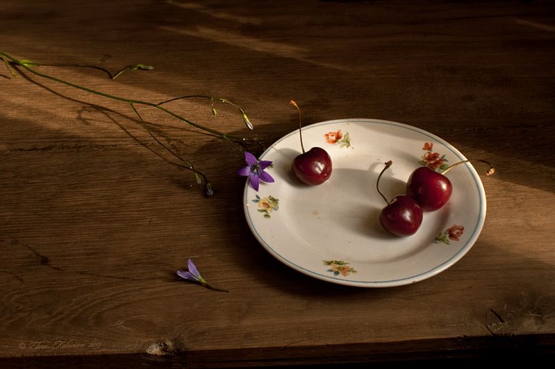 лето, черешня Три черешниphoto preview