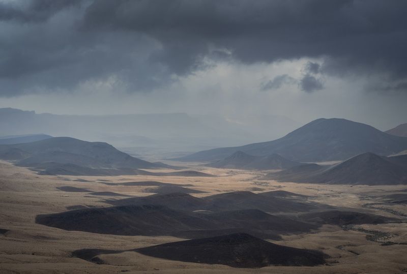 Кратер Махтеш Рамон в пустыне Негевphoto preview