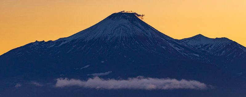 вулкан, авачинский вулкан, камчатка, авачинская сопка, природа камчатки, камчатка Сопка Авачинская на рассветеphoto preview