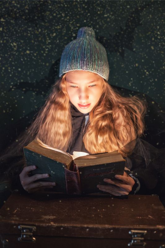 Настало время страшных и волшебных историй...photo preview