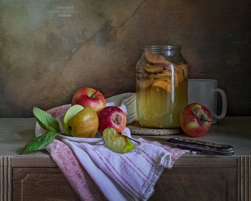 натюрморт, банка, яблоки, food_photo, авторскоефото, светланаборовских, фото у окна, фото на телефон Осень. Яблочный компотphoto preview