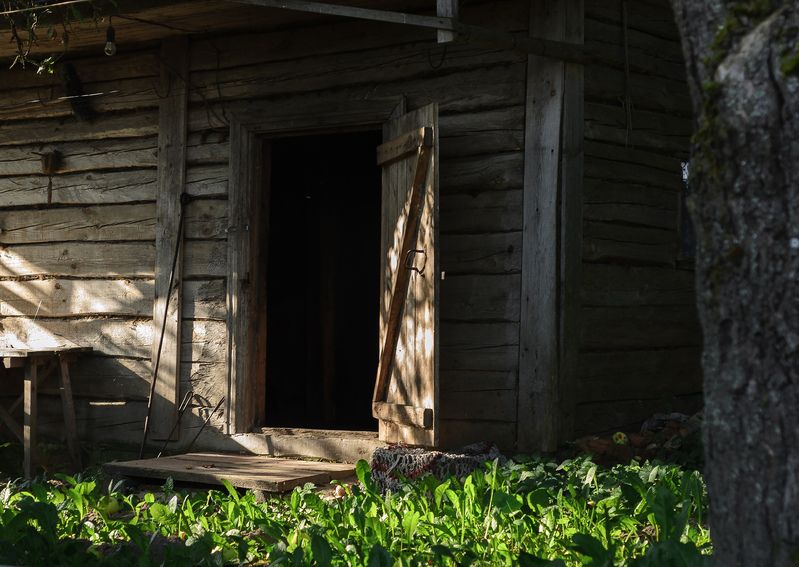 .... morning light in the doorway.photo preview