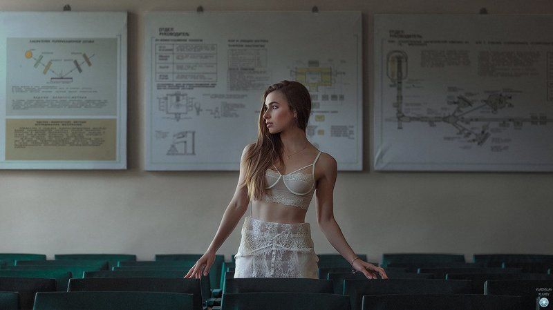 Bra & Physics photo preview