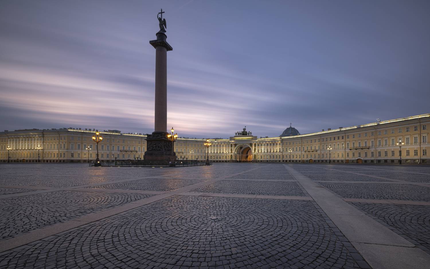 Вне времени. Автор: Черкасов Александр санкт-петербург , питер , дворцовая площадь , главный штаб , александровская колонна , спб , петербург , рассвет , синий час , длинная выдержка, Черкасов Александр