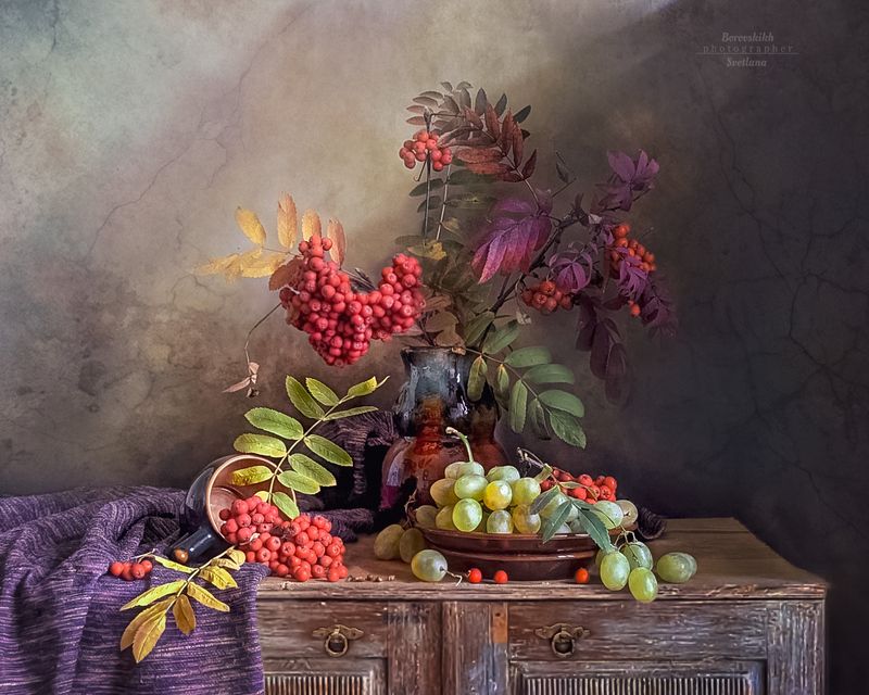 натюрморт, art_photo, цветы, darkphoto, осень, рябина, авторскоефото, светланаборовских, фото у окна , фото на  телефон. Рябина красная!photo preview