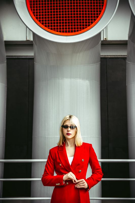 woman, portrait, fashion, beauty, outdoors Geometry of confidencephoto preview