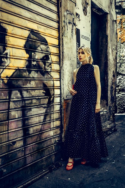 woman, portrait, fashion, beauty, outdoors Streets full of strangersphoto preview