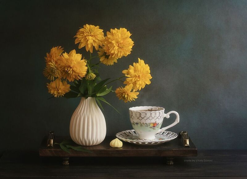чашка чая, настроение, осень, август, цветы, золотые шары Чашка чая и цветы..photo preview