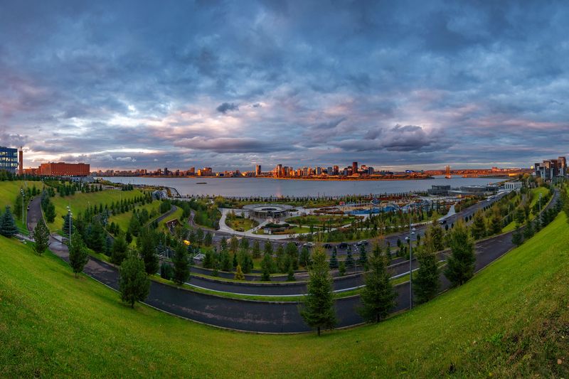 казань, казанка, елмай Вид на Кремлёвскую набережную и парк Елмайphoto preview