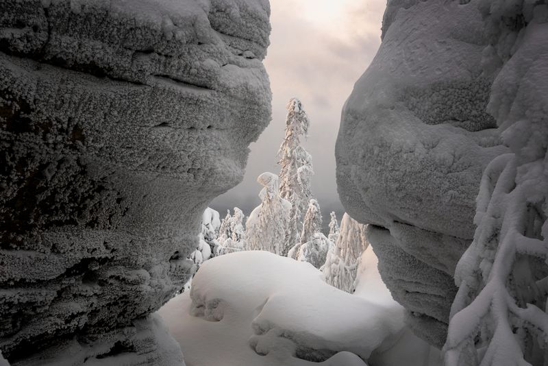 Зима, Усьва, Пермь, Скалы Через скалыphoto preview