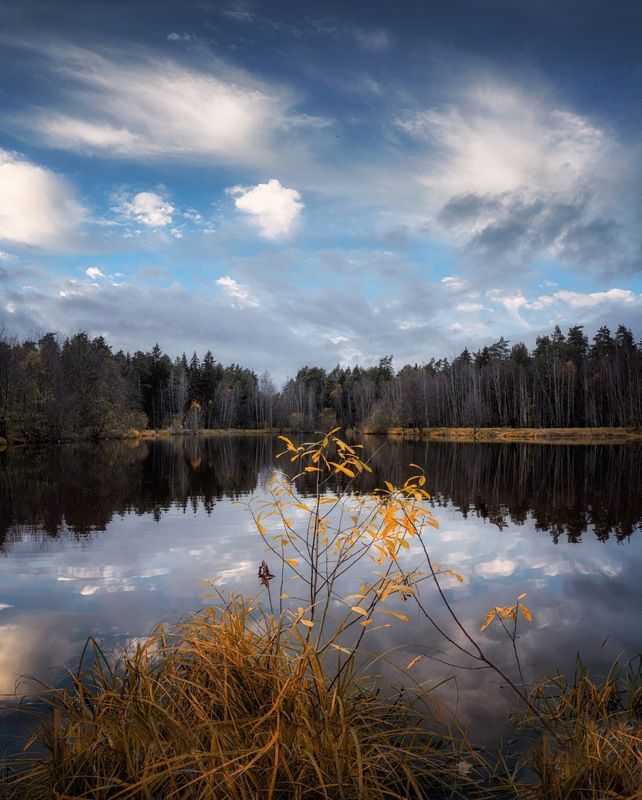 озеро, вечер, облака На озере ММР в поселке Кратово перед дождемphoto preview