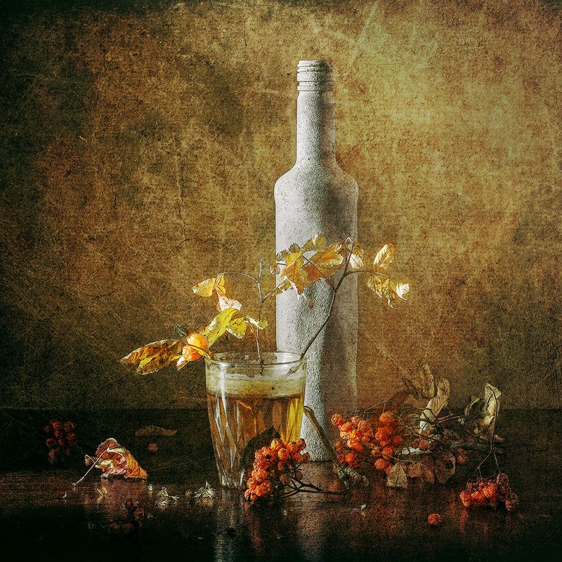 рябина, стакан, бутылка, ветка, листья, осень photo preview