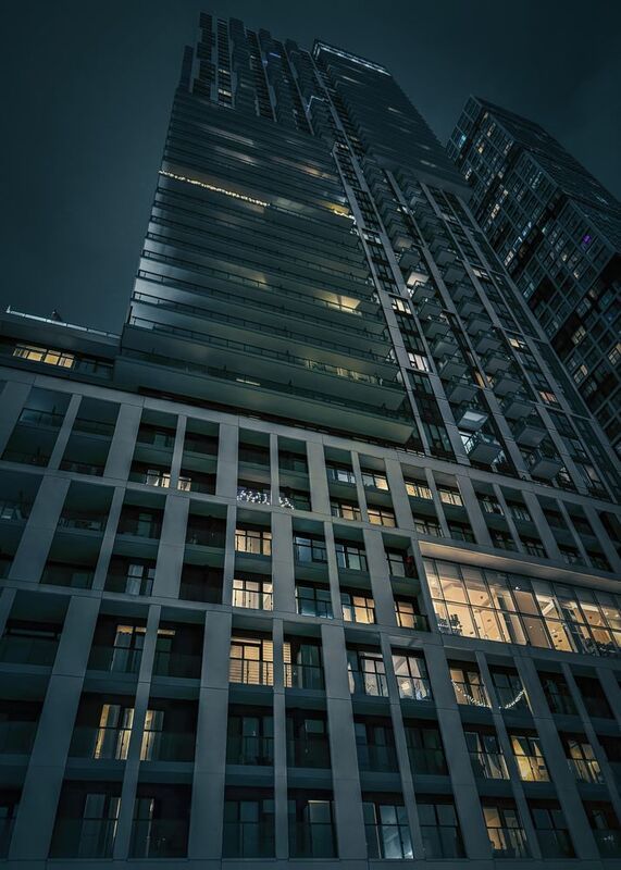 #Building #Skyscraper #Tower #Sky #Window #Tower block #Condominium #Urban design #City #Composite material Batman returnsphoto preview