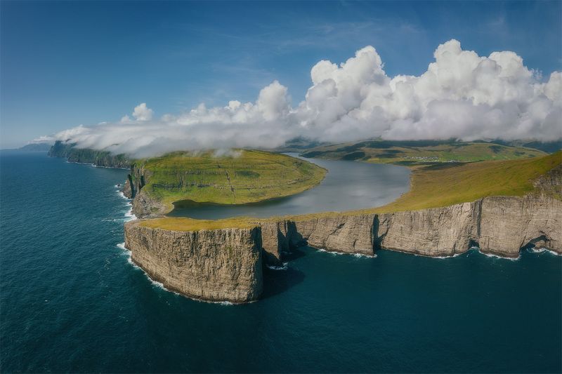 faroe, faroe islands, фарерские острова, drangarnir, аэрофотосъемка, фареры, атлантический океан, сёрвогсватн, sørvágsvatn Озеро над океаном.photo preview