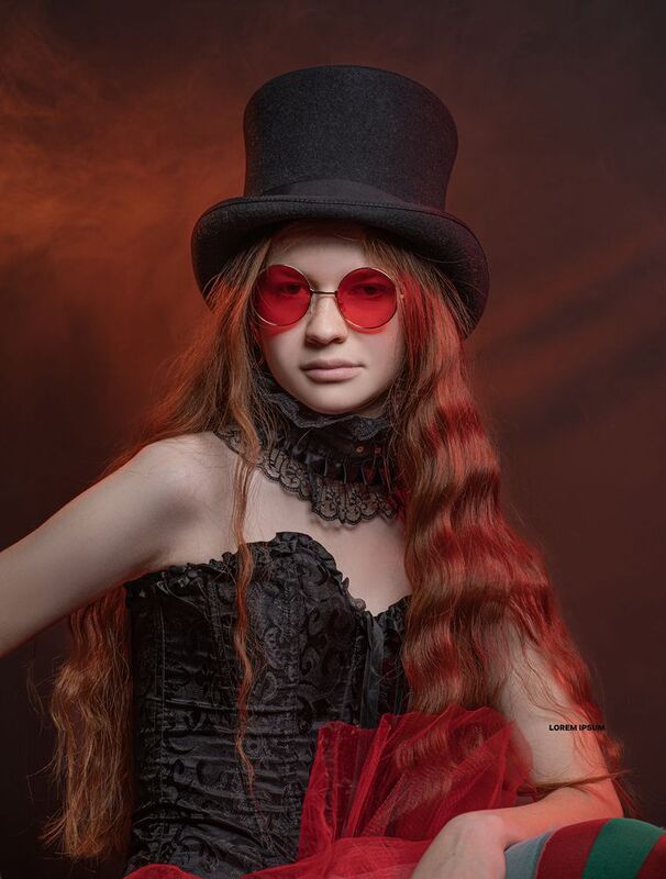 портрет молодой девушки фото превью