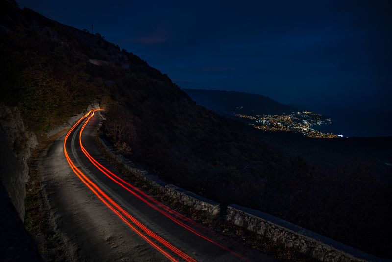 Россия, Крым, плато Ай-Петри,  Дорога на Ялтуphoto preview