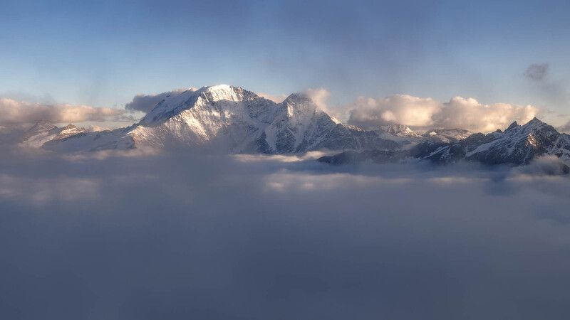 Возможно, внизу есть жизнь...photo preview