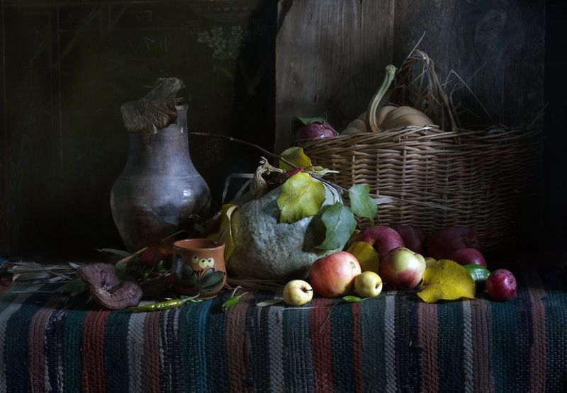 натюрморт, осень, тыквы, яблоки В чуланеphoto preview