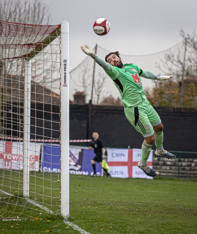 #football #sport #sports_photography flying savephoto preview