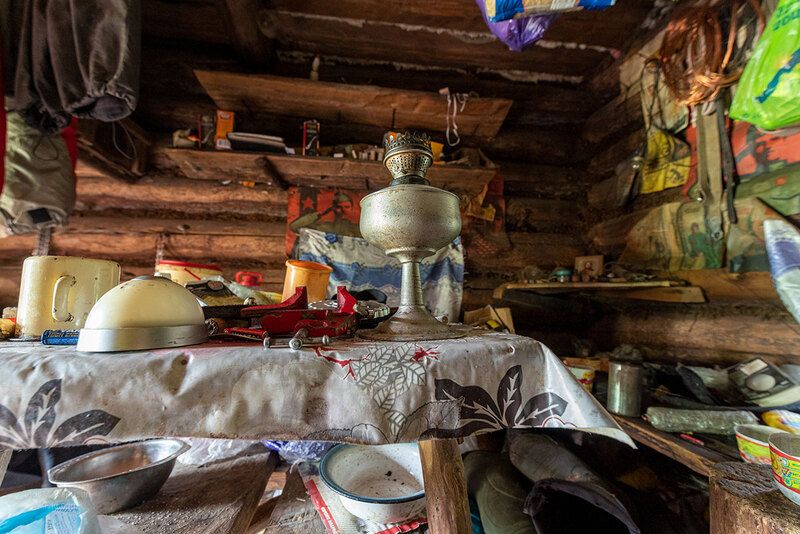 зимовье охотника в якутской глушиphoto preview