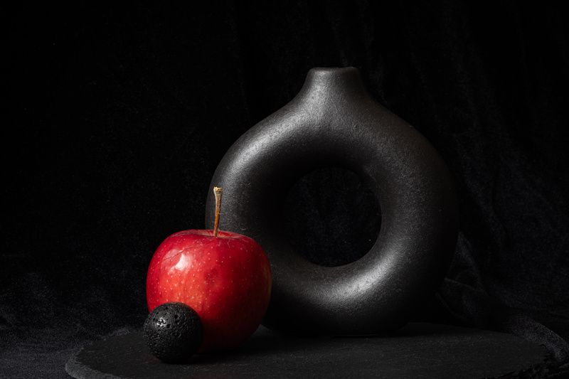 close-up Натюрморт с яблоком фото превью
