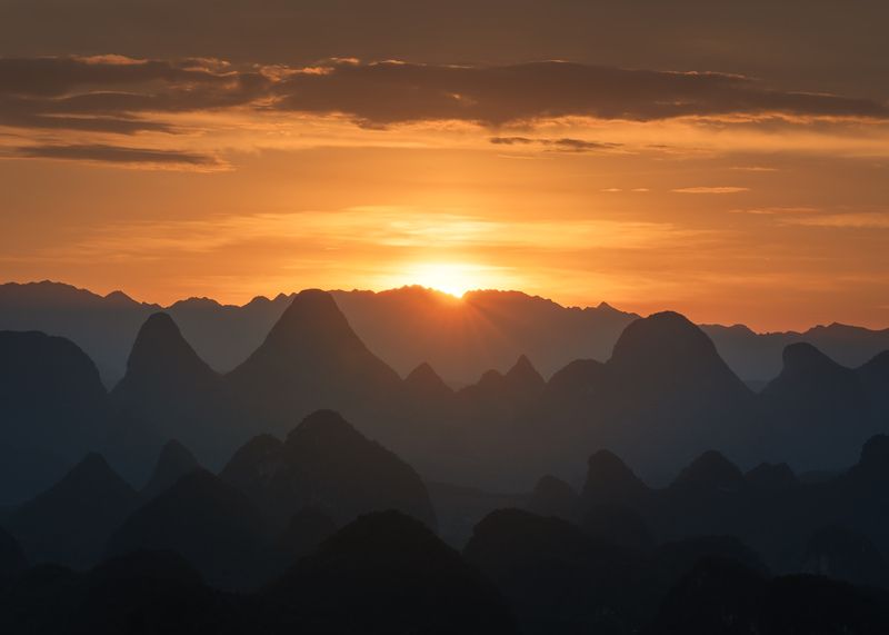 Сказочные силуэты карстовых гор... Fabulous silhouettes of karst mountains...photo preview