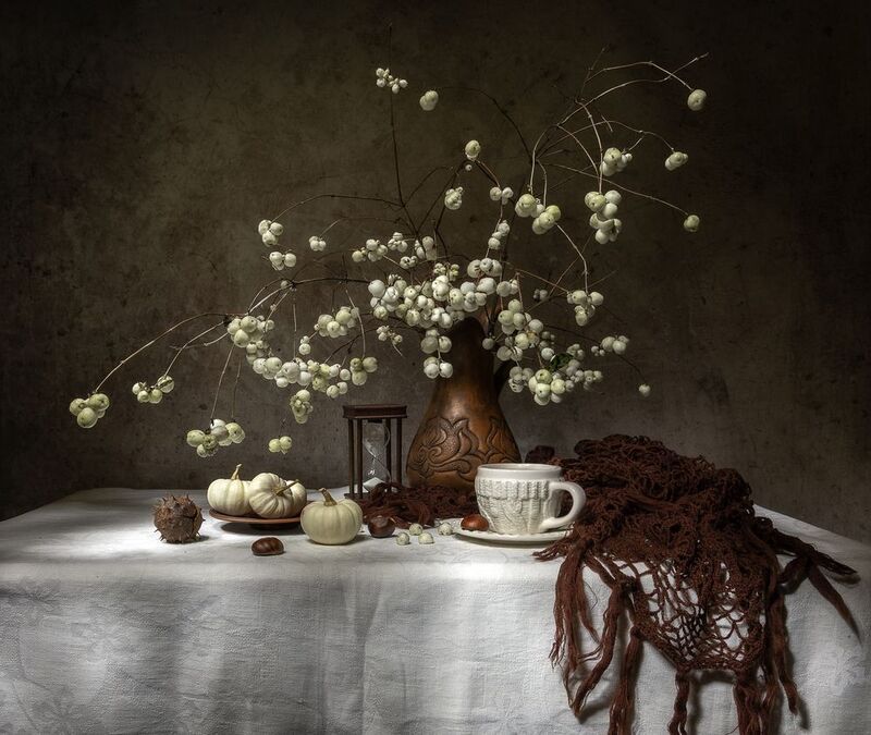 натюрморт, снежноголовник, тыква, тыквы, каштан, каштаны, кружка, шаль, песочные часы Предзимье...photo preview