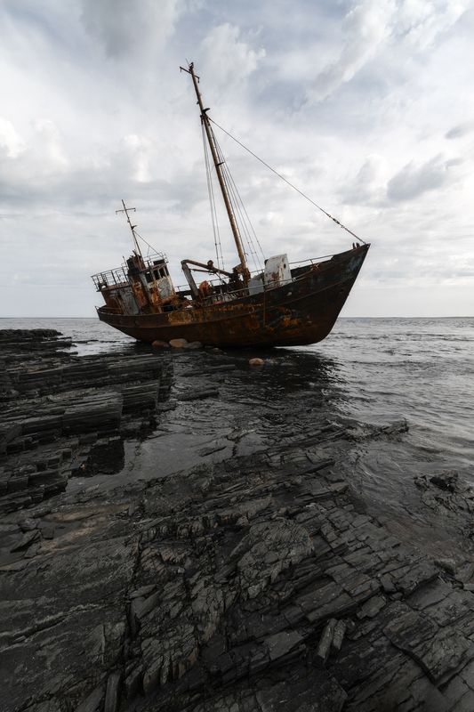 корабль, море, скалы, север, кольский, рыбачий, немецкий На мели фото превью