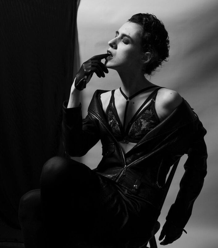 Автопортрет фото превью