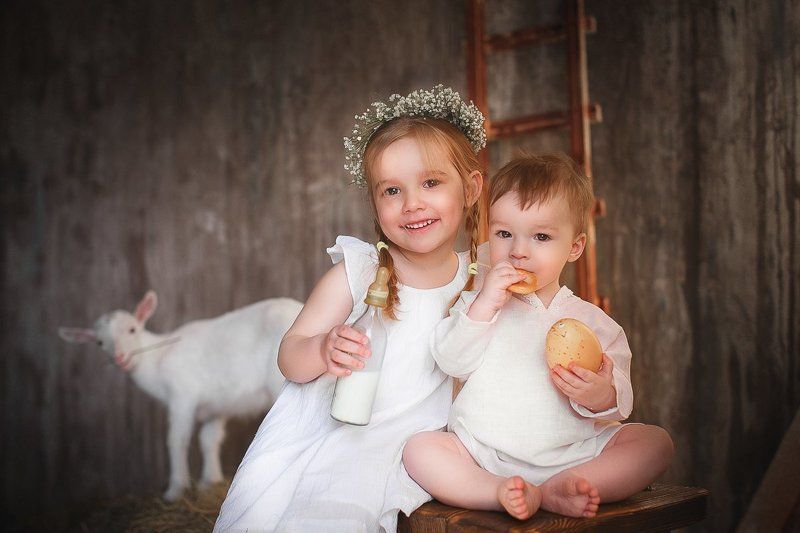 козленок коза хлев дети детство  Счастливое детствоphoto preview