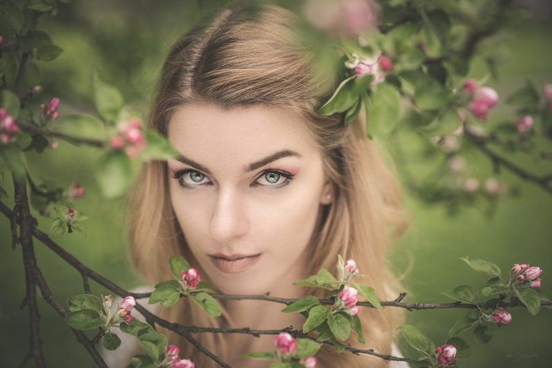 Blonde, Flowers, Portrait, Spring Samiphoto preview