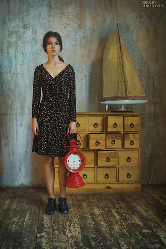 время, перемены, портрет в интерьере, приключения, путешествия, часы ***photo preview