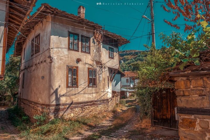 old,building,light,blue,sky, Oldphoto preview