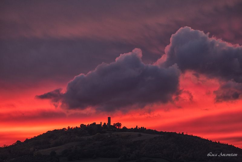 sunset colors italy san severino marche pitino hills red A fiery sunset фото превью