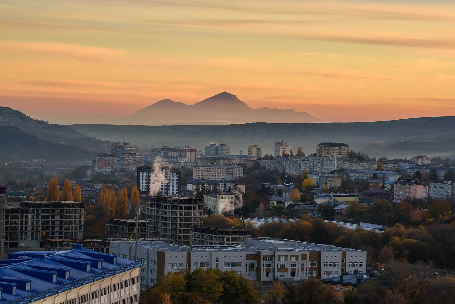 кавказ, кавказские минеральные воды, кмв, кисловодск, бештау, рассвет в городе, город под горой, Zakharov Armen