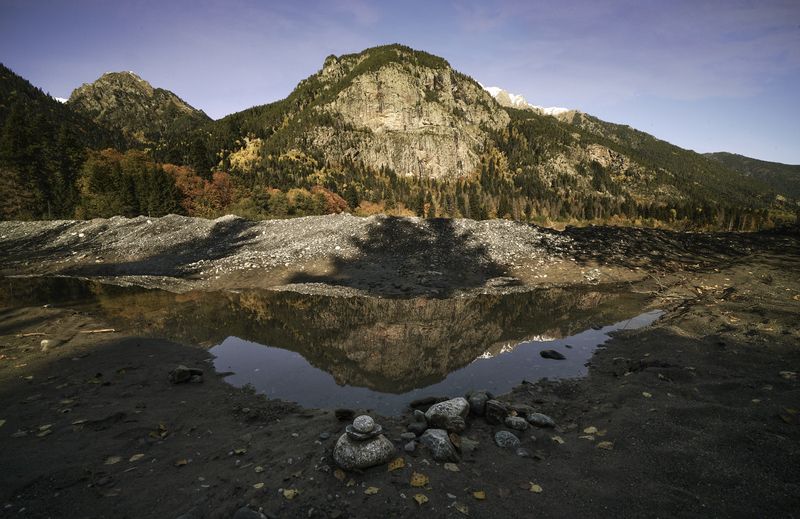 Россия, Карачаево-Черкессия, Домбай, Тебердинский заповедник Отражение осениphoto preview
