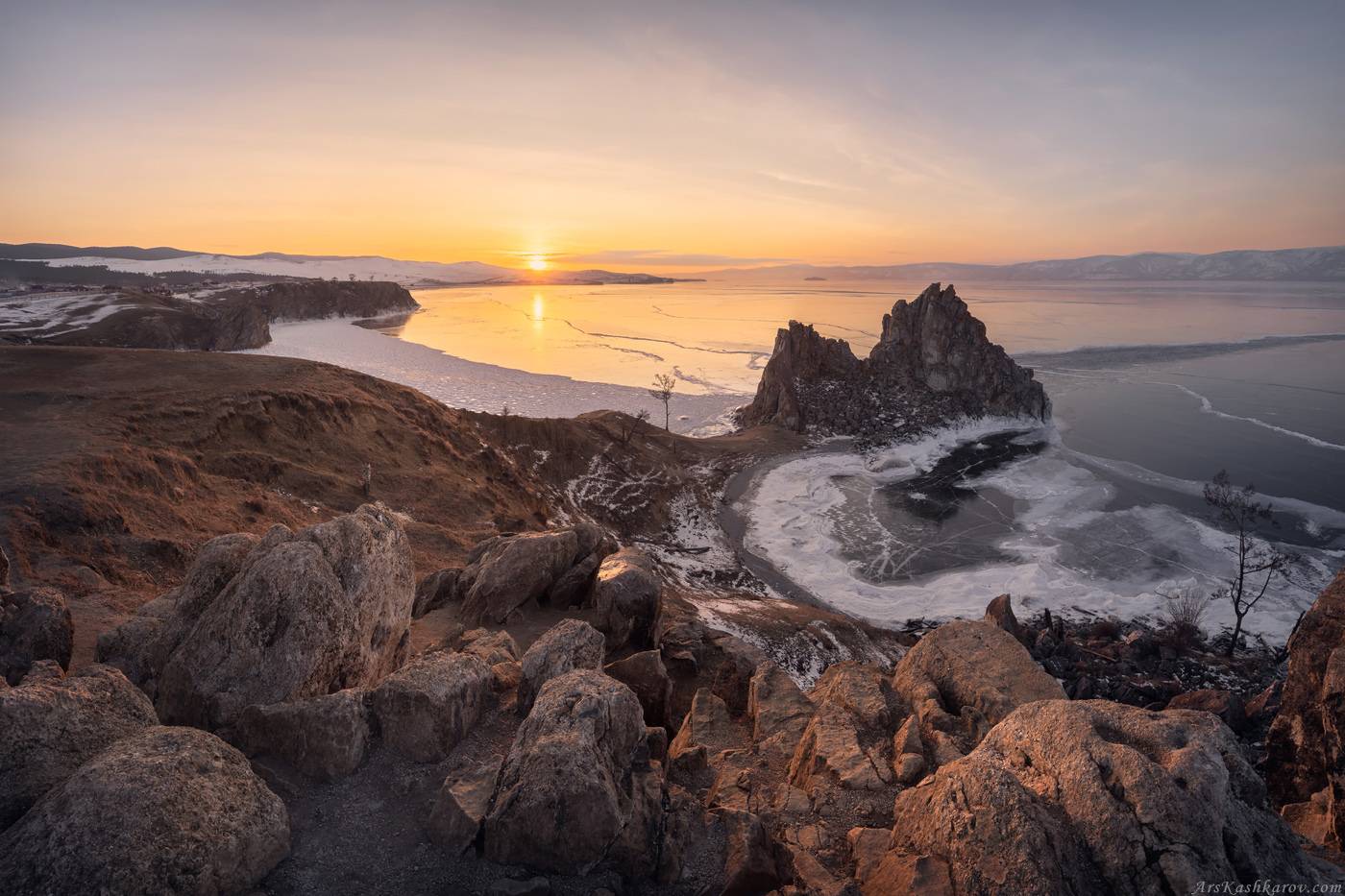 зимний байкал, байкальский лед, ольхон, малое море, чистый лёд, ольхонские ворота, огой, хобой, иркутск, скала шаманка, мыс бурхан, Арсений Кашкаров