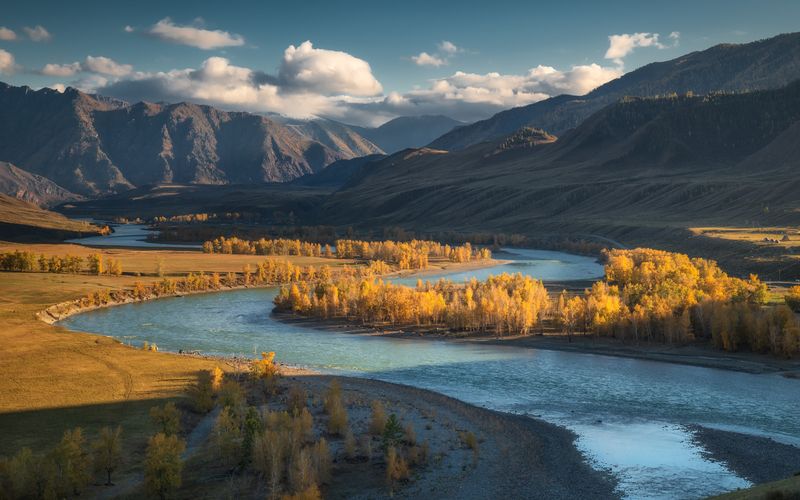 алтай, горный алтай, пейзажи алтая, онгудайский район, горная река, катунь, золотая осень, горы, осенний алтай Синяя река, золотые берегаphoto preview