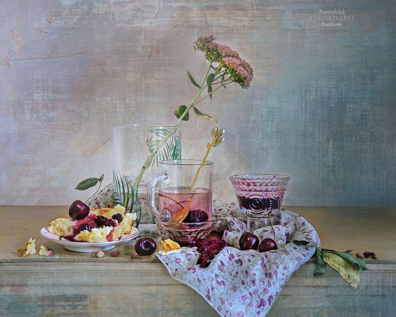 натюрморт, art_photo, стекло, цветы, варенье, food_photo, авторскоефото, светланаборовских, фото у  окна, фото на телефон Вишнёвое вареньеphoto preview