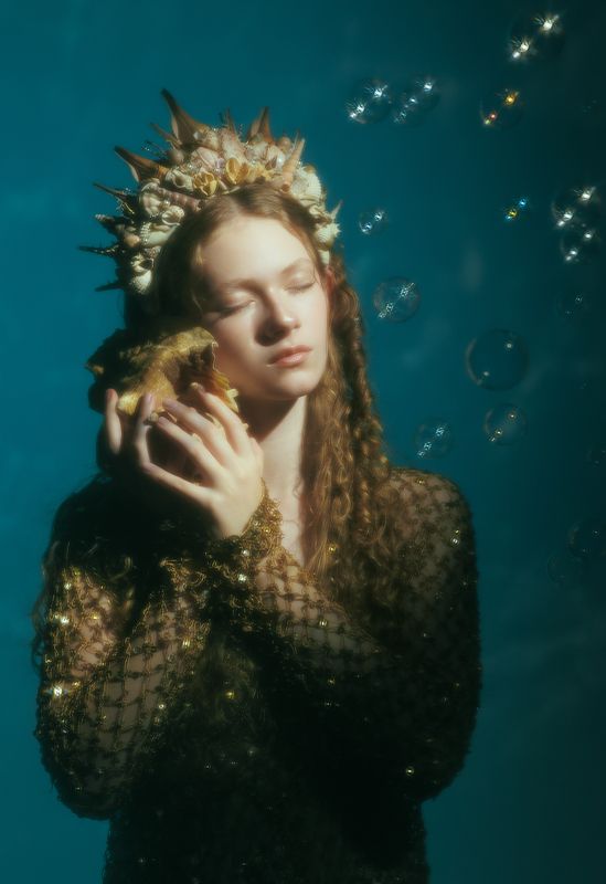 девушка, мода, фэшн, гламур, фотостудия, сказка, сказочное фото, постановочное фото Золотая рыбкаphoto preview