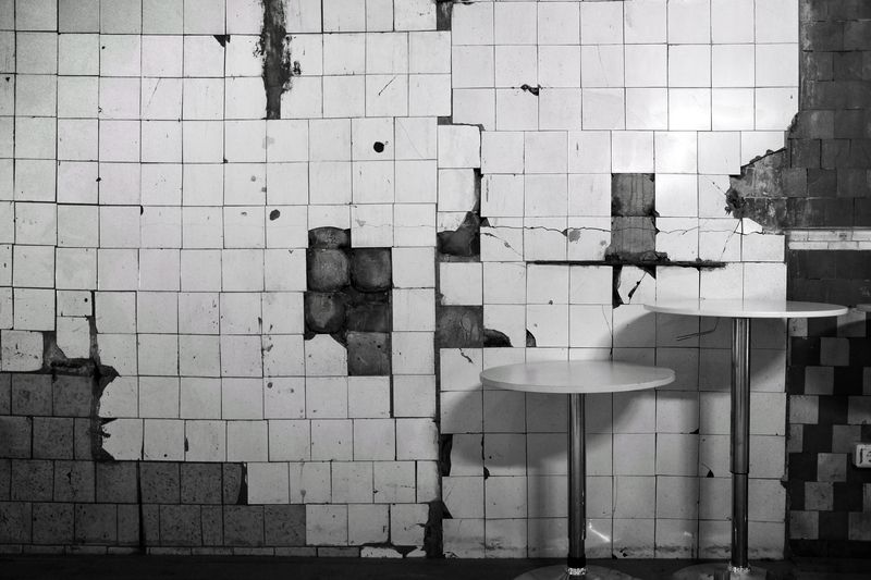 столы, одиночество, забыт Не одинокphoto preview