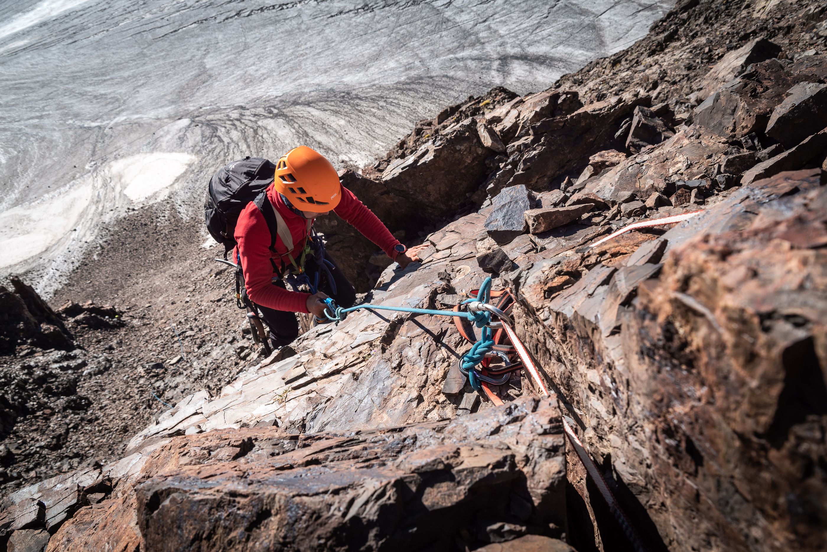горы, ледник, джунгария, казахстан, джунгарский алатау Наверх, на перевалphoto preview