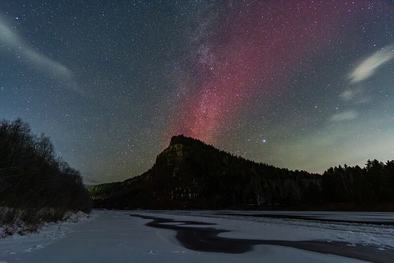 полярное сияние, северное сияние, иркут SAR-дуга над Шаманским утёсомphoto preview