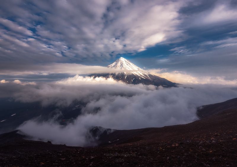 камчатка, корякский вулкан,облака Корякский вулканphoto preview