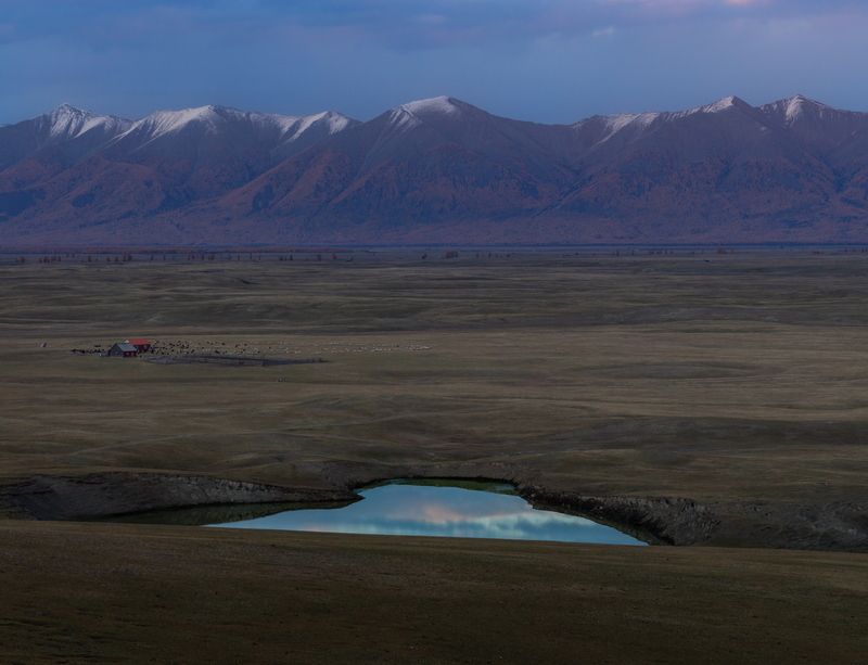 Зурх нуур - озеро-сердцеphoto preview