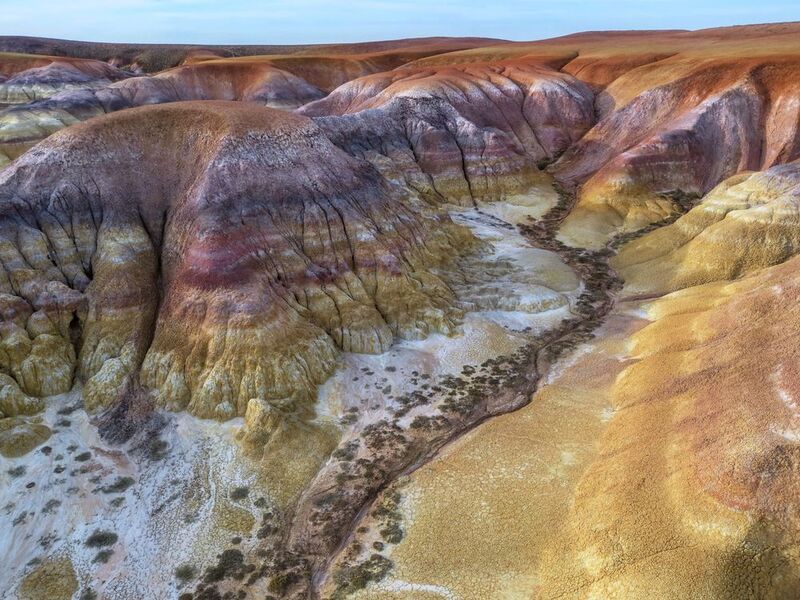 меловые горы Радужные горыphoto preview