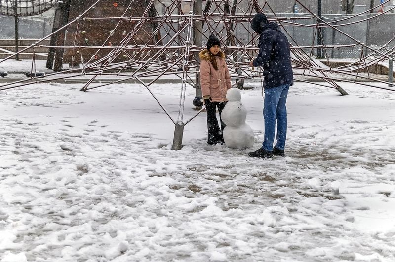 Вот и снеговики появились в Москвеphoto preview
