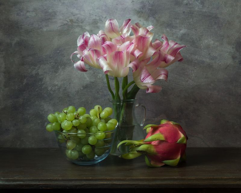 Цветы и фрукты.photo preview