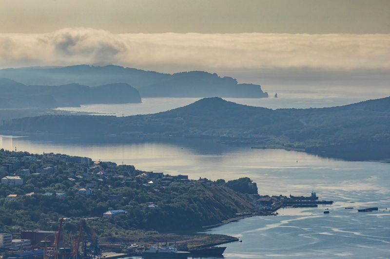камчатка, петропавловск камчатский, авачинская бухта С океана стелился туман..photo preview